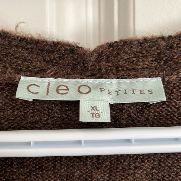 Cross front sweater - Picture 2 of 3